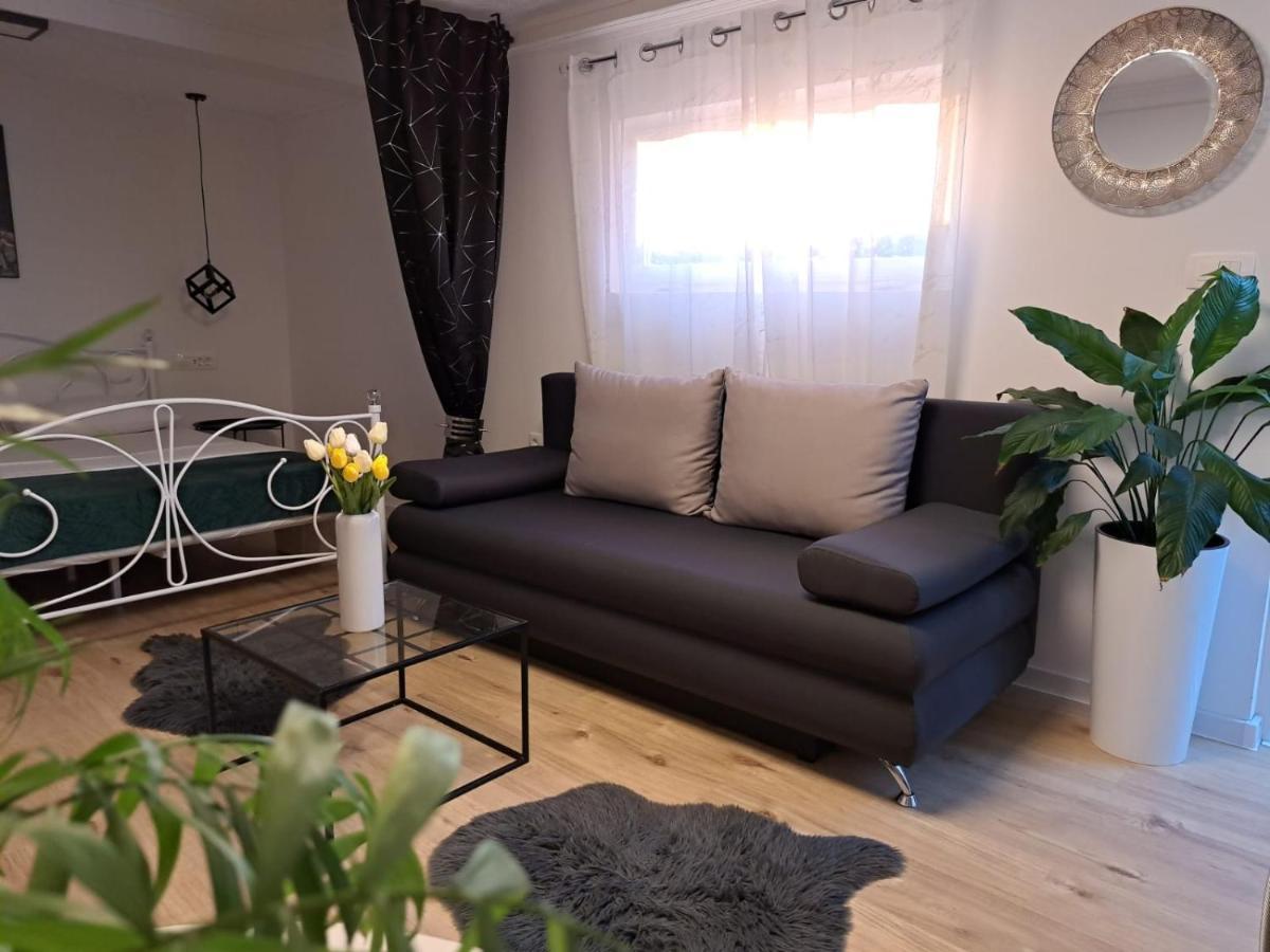 Studio Apartman Maris Apartment Zadar Exterior photo